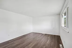 3859 Briggs Rd, Columbus, OH 43228 - Photo 4