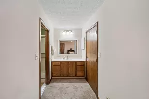 6904 Clydeway Ct, Worthington, OH 43085 - Photo 38