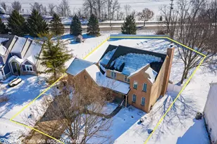 180 Oakwood Ct, Westerville, OH 43081 - Photo 2