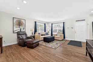 1054 Shady Lake Dr, Columbus, OH 43228 - Photo 6