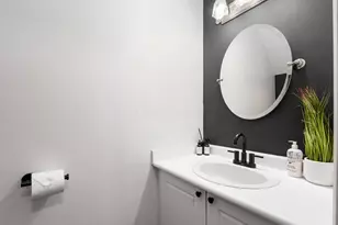 4633 Parrau Dr, Columbus, OH 43228 - Photo 6