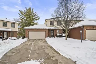3234 Parkview Cir, Grove City, OH 43123 - Photo 2