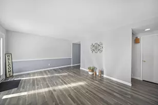 660 Dlyn St, Columbus, OH 43228 - Photo 10