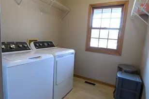 370 Beecher Rd, Gahanna, OH 43230 - Photo 34