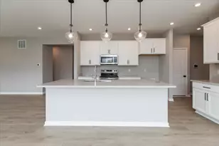 8237 Sycamore Holw Dr, Pickerington, OH 43147 - Photo 6