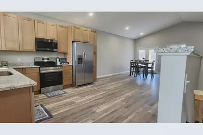 1583 Metcalfe Avenue, Obetz, OH 43207 - Photo 4