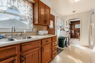 1284 Thurston Dr, Columbus, OH 43227 - Photo 16