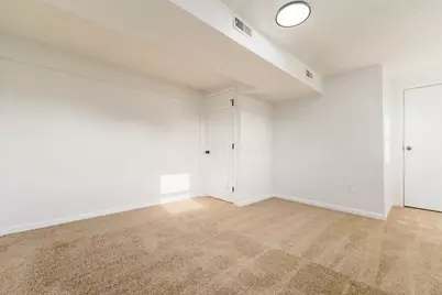 2731 Gatewood Road, Columbus, OH 43219 - Photo 32