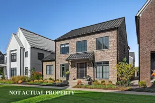 2432 Quarry Trails Dr, Columbus, OH 43228 - Photo 2