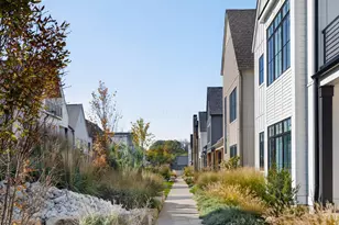 2432 Quarry Trails Dr, Columbus, OH 43228 - Photo 6