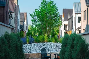 2432 Quarry Trails Dr, Columbus, OH 43228 - Photo 4