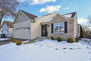 2300 Maribeth Pl, Grove City, OH 43123 - Photo 2