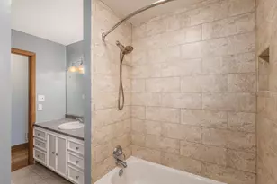 724 Drummond Ct, Columbus, OH 43214 - Photo 12