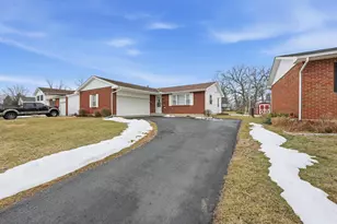 790 Brookdale Dr, West Jefferson, OH 43162 - Photo 2