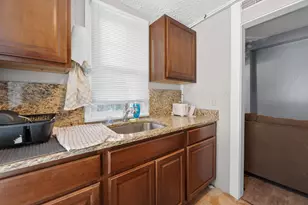 102 W Tompkins St, Columbus, OH 43202 - Photo 8