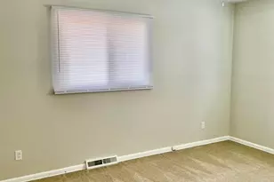 3428 Liv-Moor Dr, Columbus, OH 43227 - Photo 10