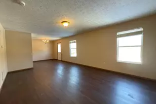 2572 Edencreek Ln, Columbus, OH 43207 - Photo 4