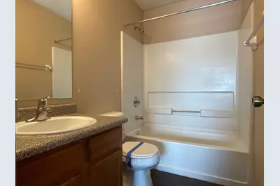 2572 Edencreek Lane, Columbus, OH 43207 - Photo 10