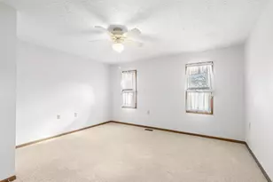 5844 Thada Ln, Columbus, OH 43229 - Photo 8