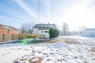 409 Lawrence St, Bellefontaine, OH 43311 - Photo 16