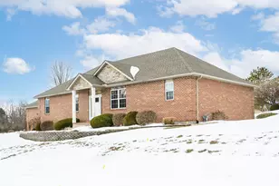 805 Creekview Ct, Bellefontaine, OH 43311 - Photo 36