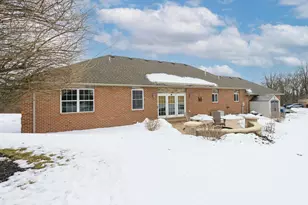 805 Creekview Ct, Bellefontaine, OH 43311 - Photo 32