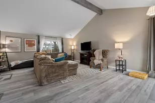 959 Caniff Pl, Columbus, OH 43221 - Photo 6