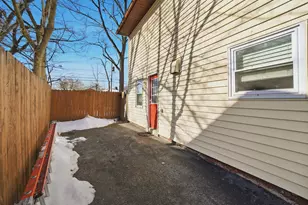 959 Caniff Pl, Columbus, OH 43221 - Photo 4