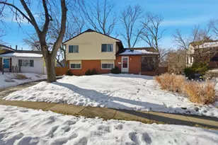 959 Caniff Pl, Columbus, OH 43221 - Photo 2