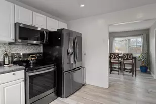 959 Caniff Pl, Columbus, OH 43221 - Photo 12