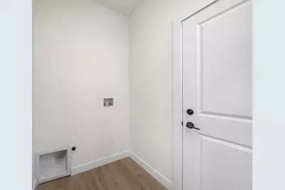 470 Woodlawn Avenue, Columbus, OH 43228 - Photo 32