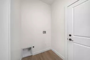 470 Woodlawn Ave, Columbus, OH 43228 - Photo 32