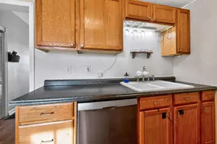 531 E Franklin St, Circleville, OH 43113 - Photo 14