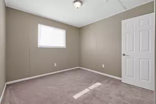 3251 Hilock Ct, Columbus, OH 43207 - Photo 6