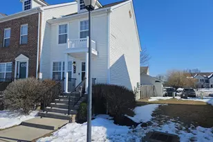 988 Hartford Village Blvd, Columbus, OH 43228 - Photo 2