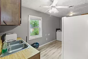 637 S Wheatland Ave, Columbus, OH 43204 - Photo 2