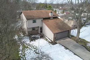 819 Laura Dr, Marion, OH 43302 - Photo 2