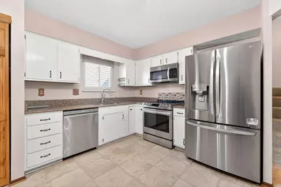 3712 Creek Ridge Court, Columbus, OH 43230 - Photo 4