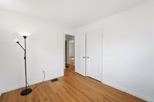 796 E Kenworth Rd, Columbus, OH 43224 - Photo 10