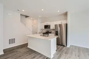6371 Marinelli Dr N, Columbus, OH 43228 - Photo 8