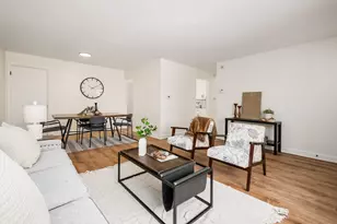 2585 Eakin Rd, Columbus, OH 43204 - Photo 8