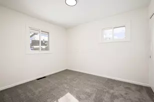 2585 Eakin Rd, Columbus, OH 43204 - Photo 24