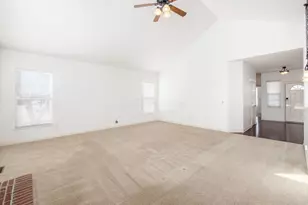 1327 Donahey St, Columbus, OH 43235 - Photo 14