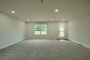 353 Elm St, New Straitsville, OH 43766 - Photo 10