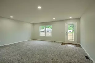 353 Elm St, New Straitsville, OH 43766 - Photo 8