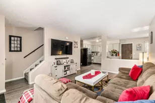 6142 Laurelwood Ct, Columbus, OH 43229 - Photo 2