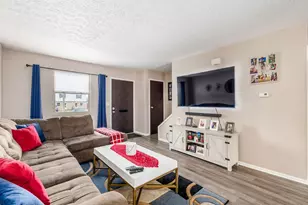 6142 Laurelwood Ct, Columbus, OH 43229 - Photo 4