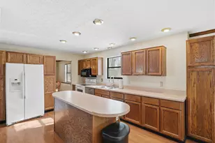 830 Lindenhaven Rd, Columbus, OH 43230 - Photo 12