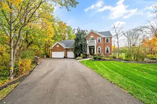 6573 Spinnaker Dr, Lewis Center, OH 43035 - Photo 2