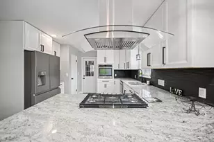 1050 Lake View Dr, Zanesville, OH 43701 - Photo 10